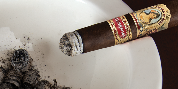 How to properly ash a cigar?
